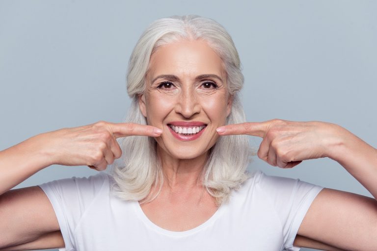 Quanto costa rifarsi i denti in Italia?