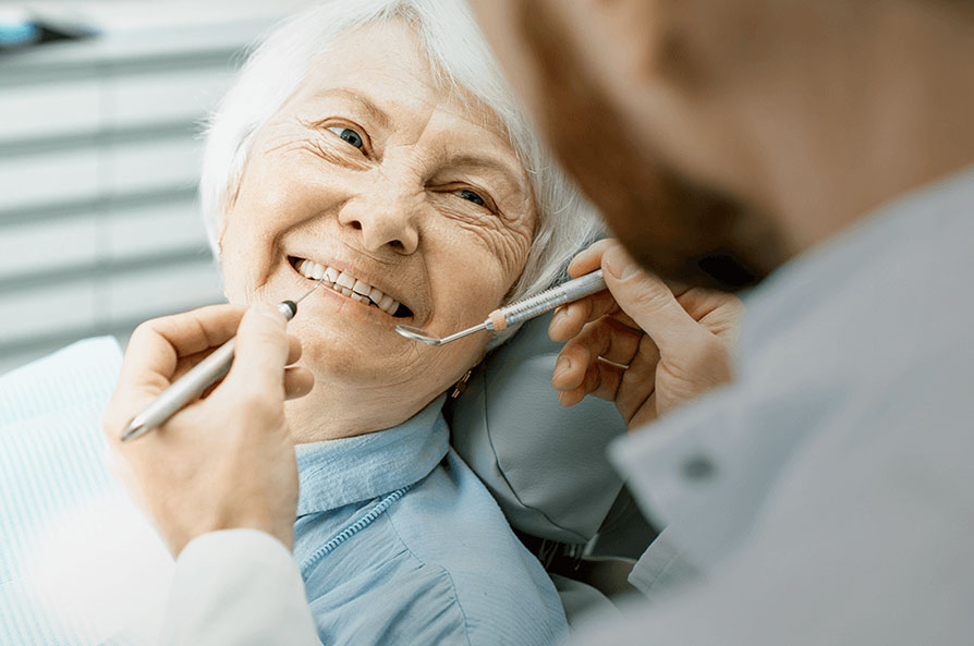 sorriso paziente rialzo dentista bologna