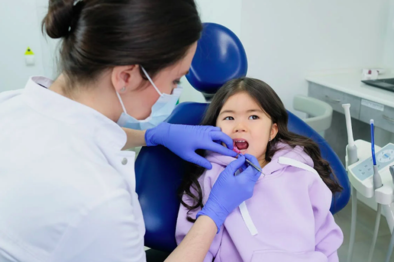 Il Dentista Pediatrico per  Bambini a Bologna: per un Sorriso Sano e Splendente dall’Infanzia